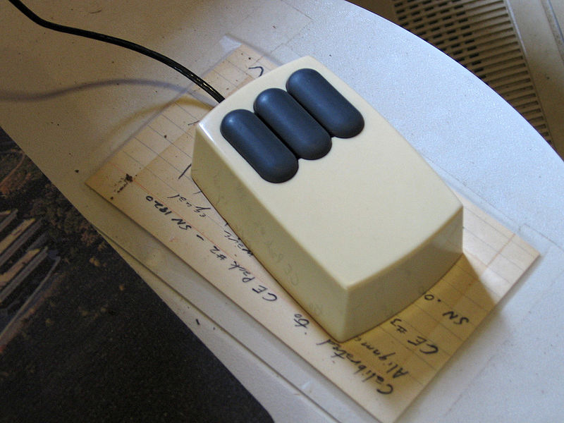 800px-Xerox Alto mouse.jpg